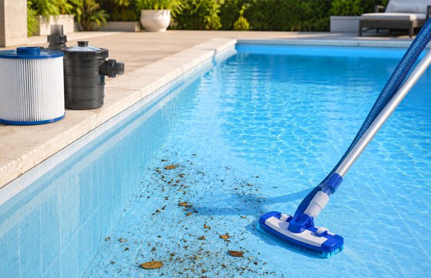 Robots-de-piscine.fr : Pourquoi la filtration seule ne suffit-elle pas toujours ?