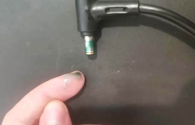 Comment entretenir correctement votre aspirateur de piscine - Vérifiez les connexions électriques
